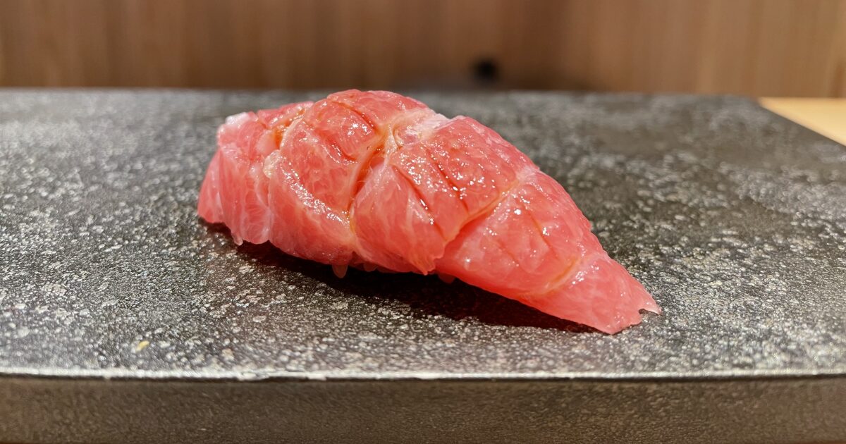 大トロの高級握り寿司一貫