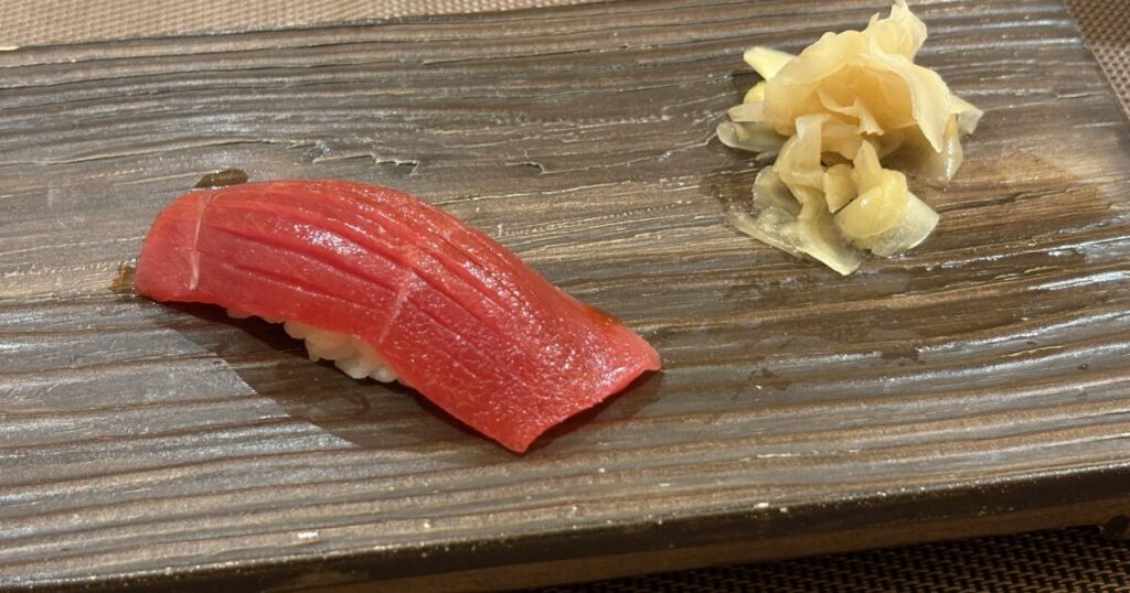 赤身まぐろの握り寿司一貫