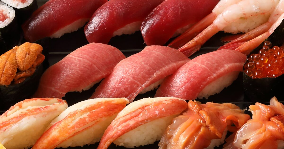 寿司盛り合わせ中トロまぐろうにかにいくら赤貝
