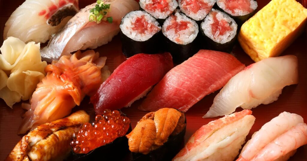 高級寿司盛り合わせ中トロ赤身いくらうに白身魚巻物